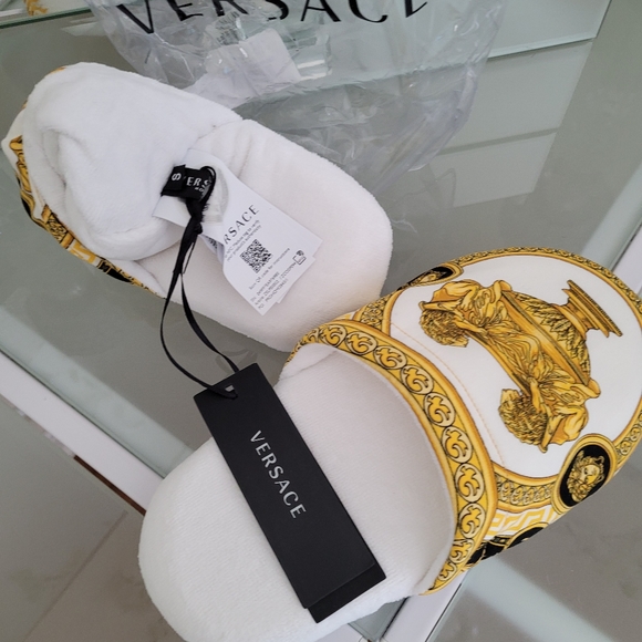 VERSACE MEDUSA RENAISSANCE PRINT SLIPPERS SIZE SMALL - Picture 5 of 7